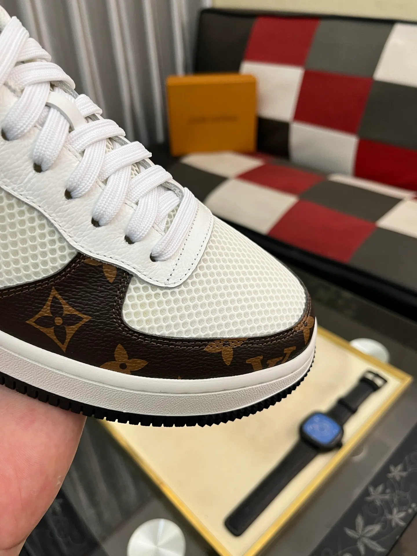 Men's shoes 💰440⌚️⌚️【LOUlS VUlTTON】Louis Vuitton ~ unique and casual style. LV counter purchasing 🏃casual shoes😍😍 are on sale at the men's counter at the same time. Italian imported brands select top-layer Italian cowhide. 🐑Sheepskin lining (refuses to discolor and grind feet) Sole: Original sole specially provided by the original factory 🎬Better in kind Code number: 38-443⃣️Color selection